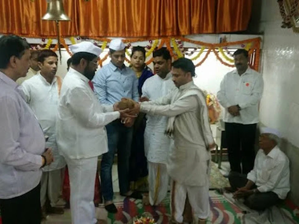 Achary Sugriv prasad Tiwari Jyotish Services
