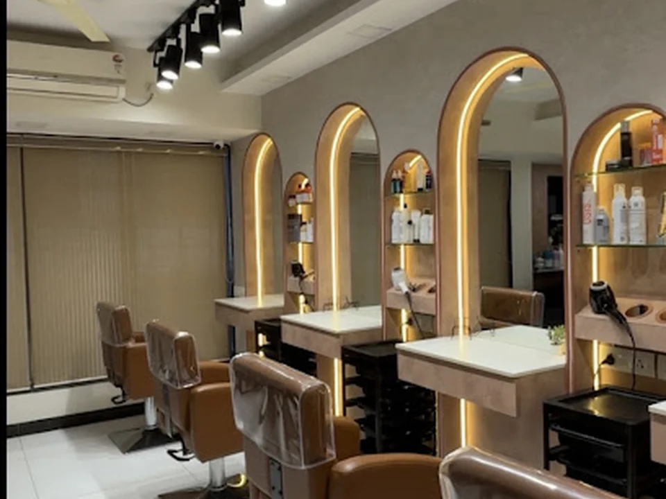 Bluma Salon and Spa, Khar