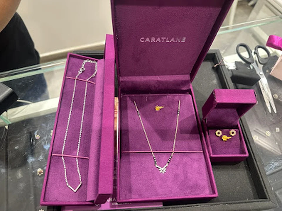 CaratLane Jewellery Signature Store, Bandra