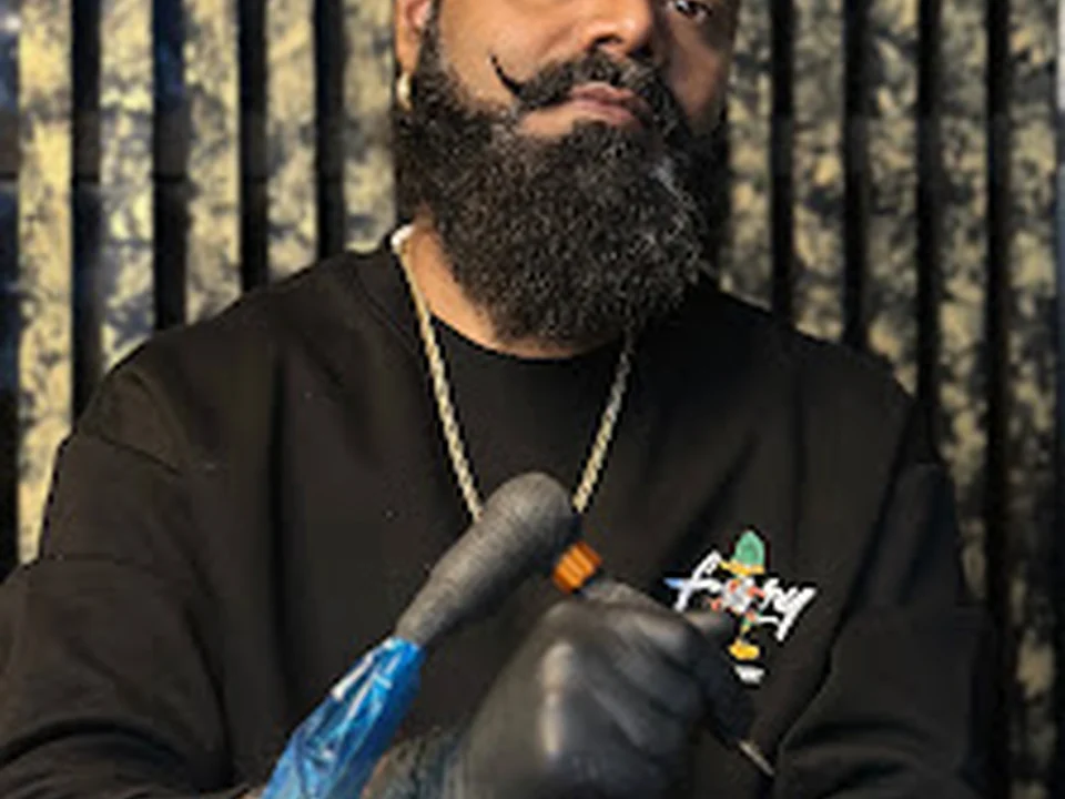 Dot Line Tattoo Studio