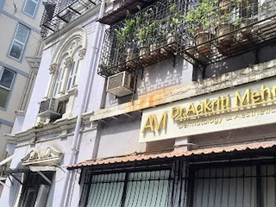 Dr. Aakriti Mehra : Dermatology. Cosmetology & Hair