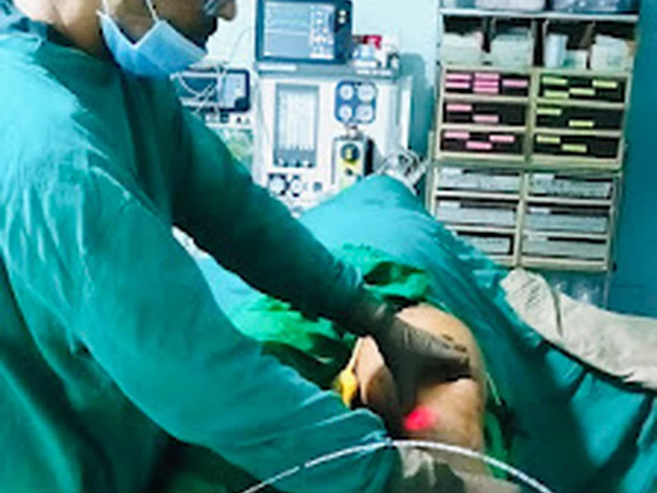 Dr. Aasim Farooqui – Best Laparoscopic & General Surgeon in Mumbai