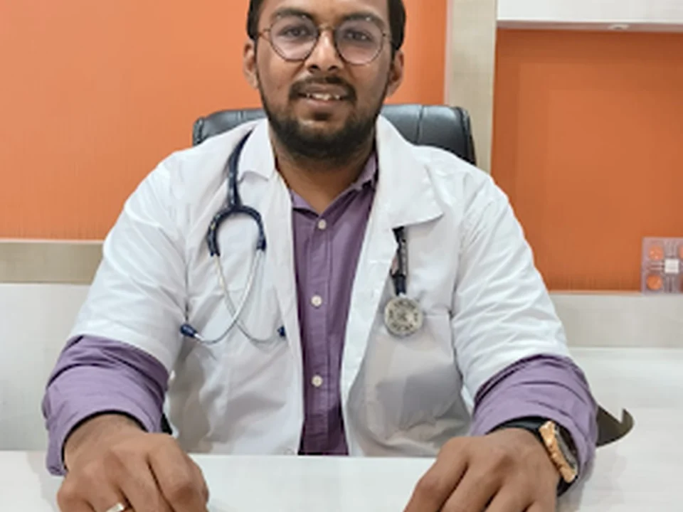 Dr.Deep Hathi - Best Endocrinologist in Kandivali | Diabetologist in Kandivali lDoctor For Diabetes,Obesity,Thyroid in Mumbai