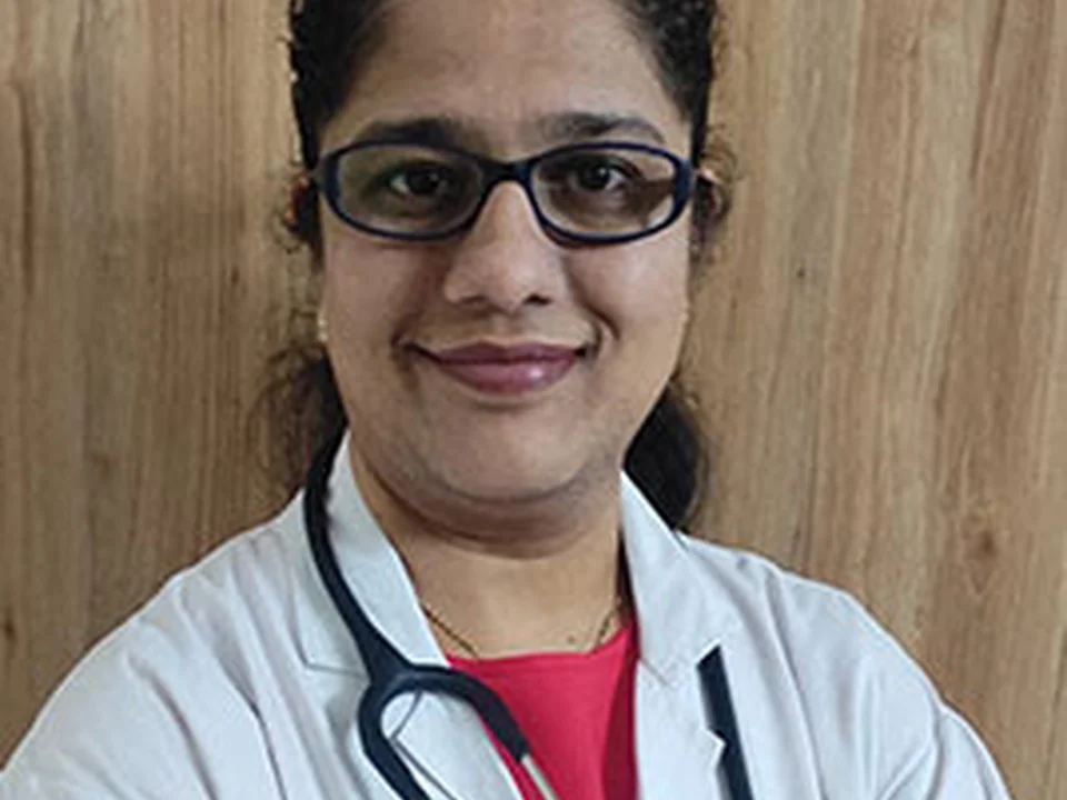 Dr. Juily Bhagvat : Anorectal & Laparoscopic & General Surgeon | Piles & Fissure & Fistula Surgery | Proctologist in Thane