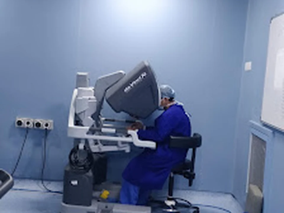 Dr Manoj Jain