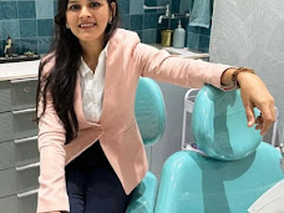 Dr Rushika Jain- Oral and Maxillofacial Surgeon in Mumbai IDental implant Specialist I Ear Lobe Repair I Solace Dental Clinic