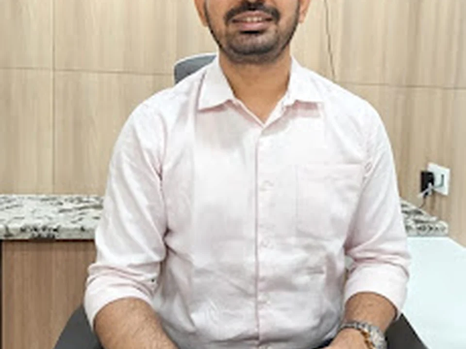 Dr. Sanket Pullawar (Hiranandani Estate) - Best General Surgeon in Thane | Laparoscopy | Vein
