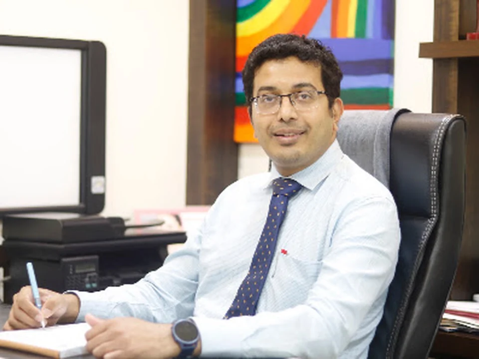 DR. SHRAVAN SHETTY - Oncologist & Breast Cancer Surgeon in Andheri | Head & Neck Cancer | LASER Surgery in Andheri