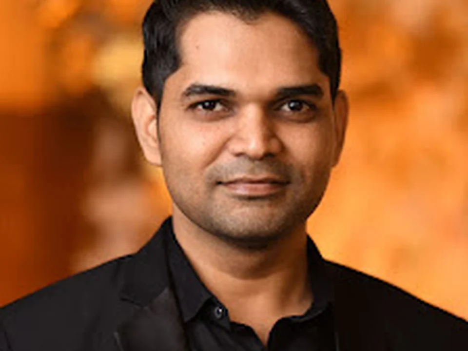 Dr Siraj Khan: Neurologist in Mumbai | Doctor for Neck Pain & Lower Back Pain, Headache, Migraine, Stroke, Epilepsy Treatment