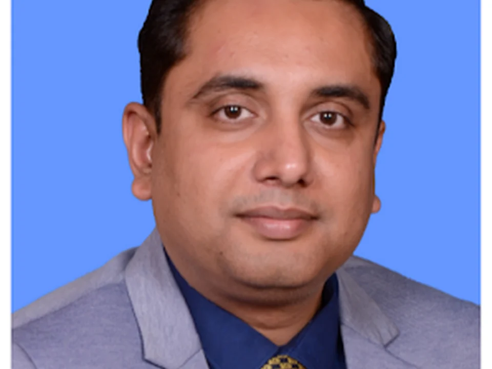 DR. SWAPNIL GAUTAM /Fever Doctor Dengue Doctor HIV AIDS Doctor TB Doctor UTI Doctor Bone Lung Liver Specialist in Mumbai