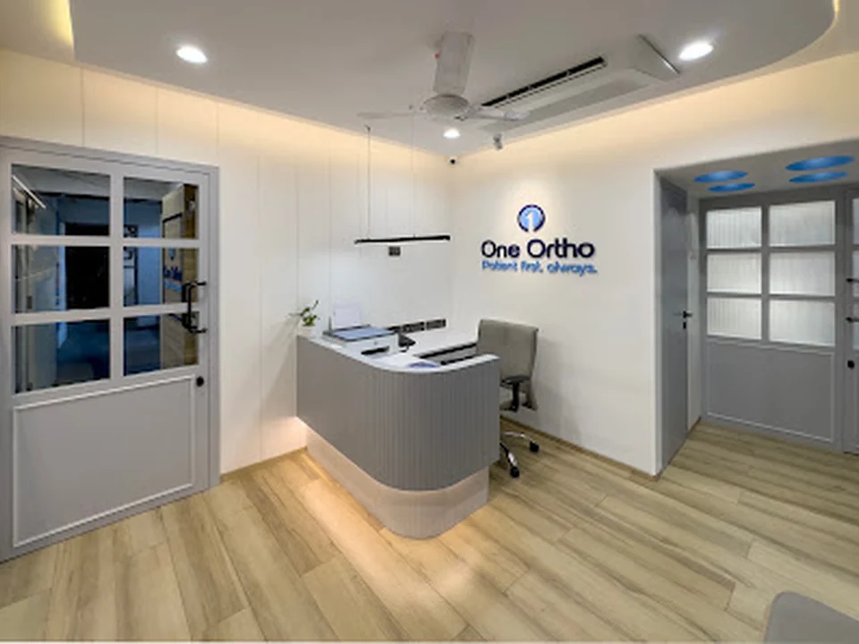 Dr Viraj Gandbhir- One Ortho Clinic
