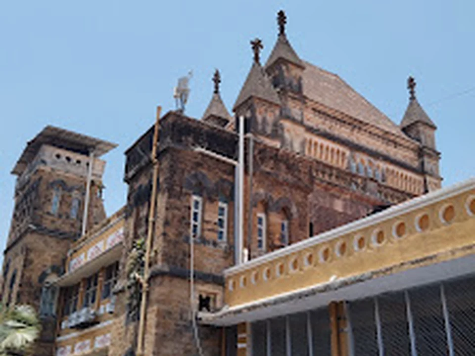 Elphinstone College