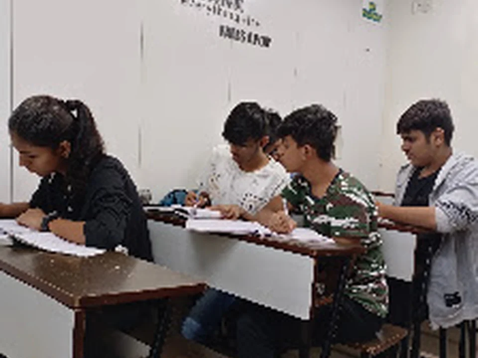 Epicenter Academy (BSC Bcom BMS BBI BAF BFM BMS classes in Charni road)