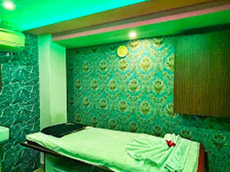 Evergreen Day Spa - B2B Massage in Colaba - Bangkok Stayle Massage