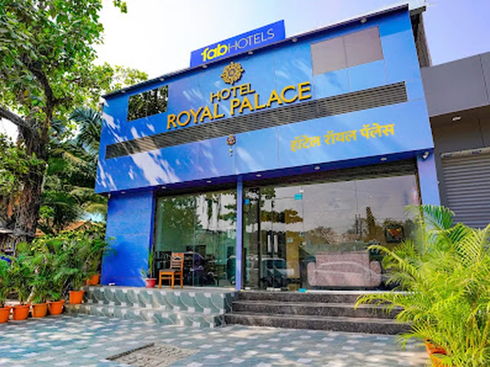 FabHotel Royal Palace I