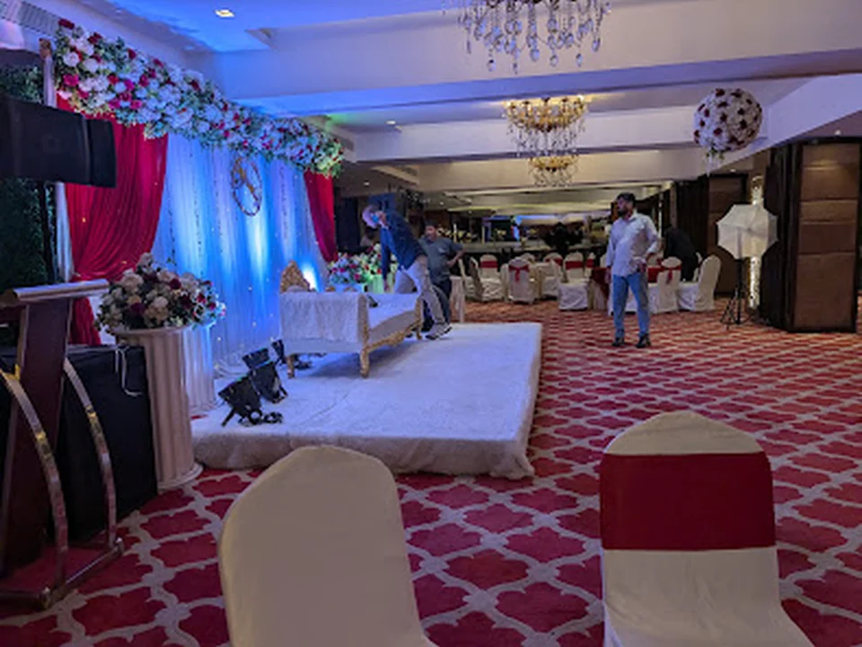 Golden Leaf Banquet