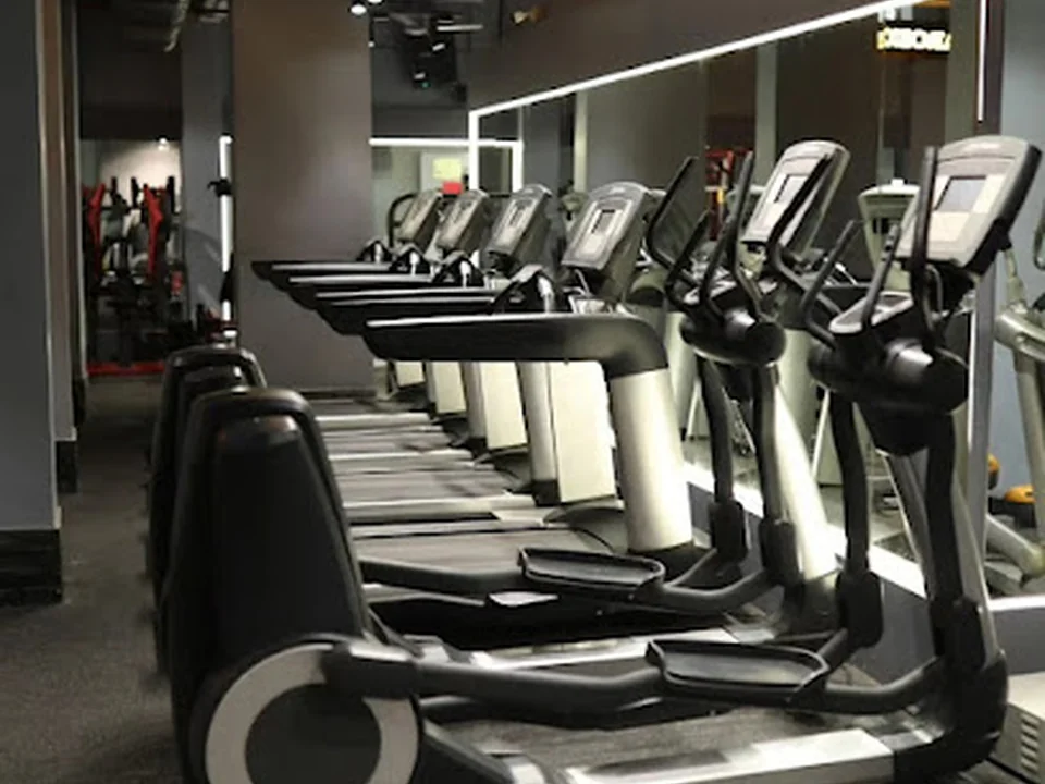 Foto de Iron Paradise: Best Gym in Malad | Gym in Kandivali | Fitness Center