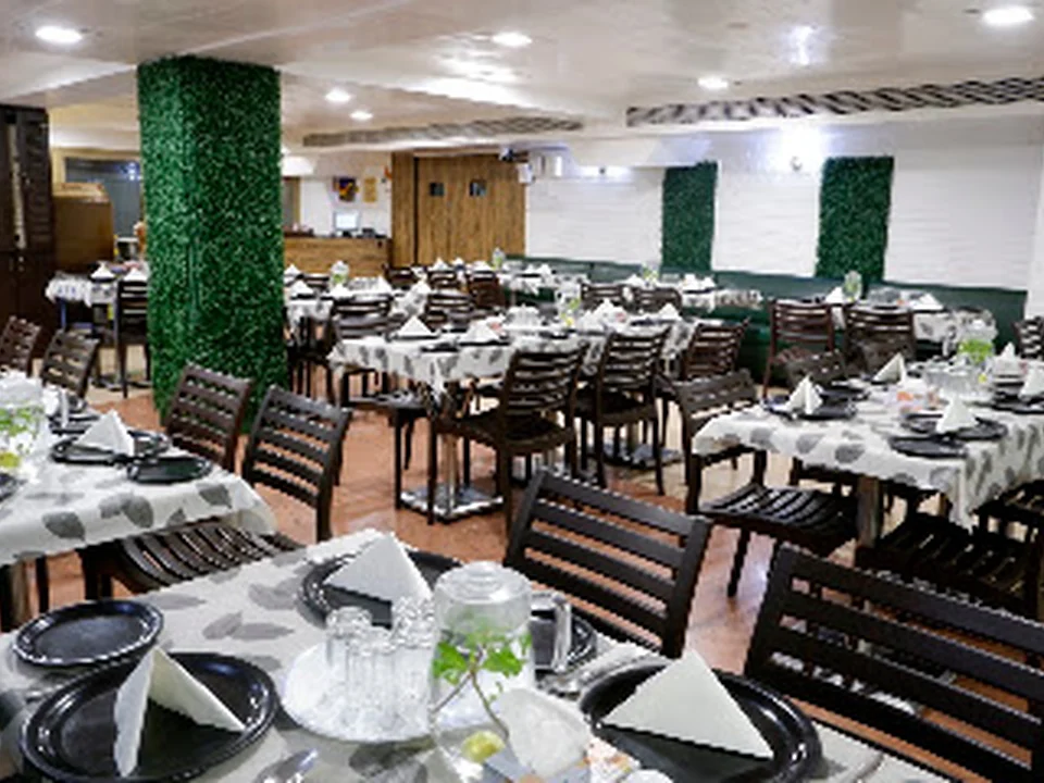 Jain Subkuchh Food Plaza