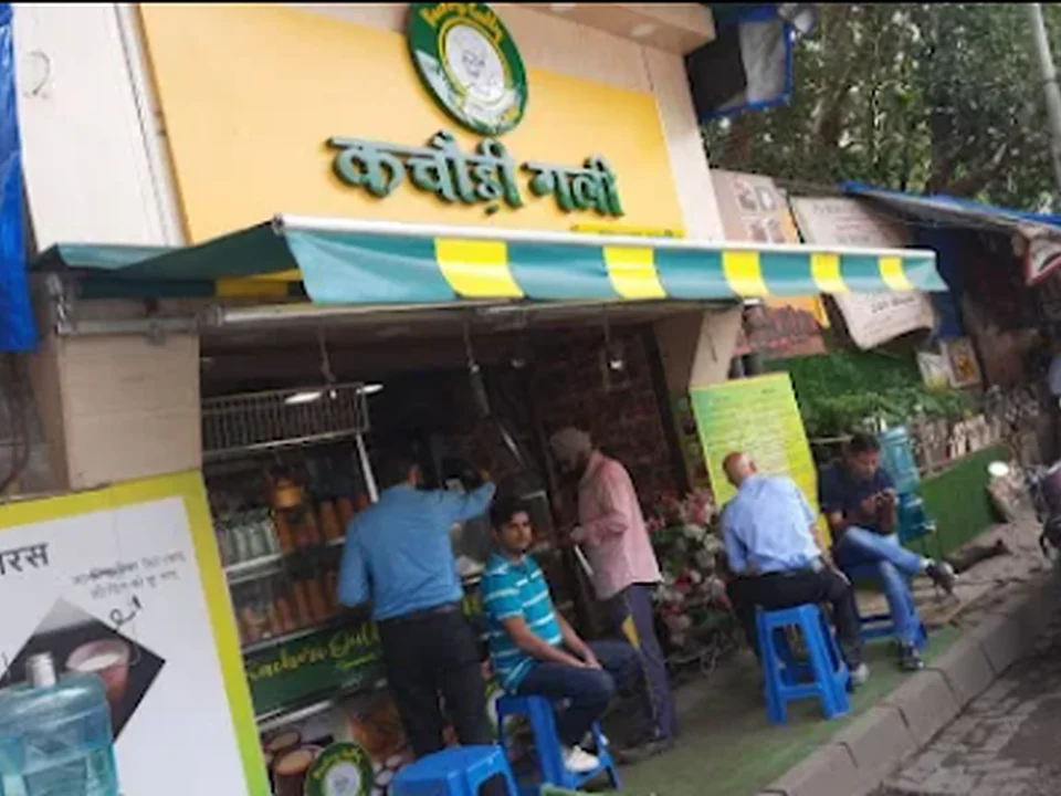 Kachori Gully Banaraswali -Pure veg-Chai,Samosas,Kachoris,Litti Chokha,Chhole Bhatura,Lassi,Gulab Jamun,Thalis