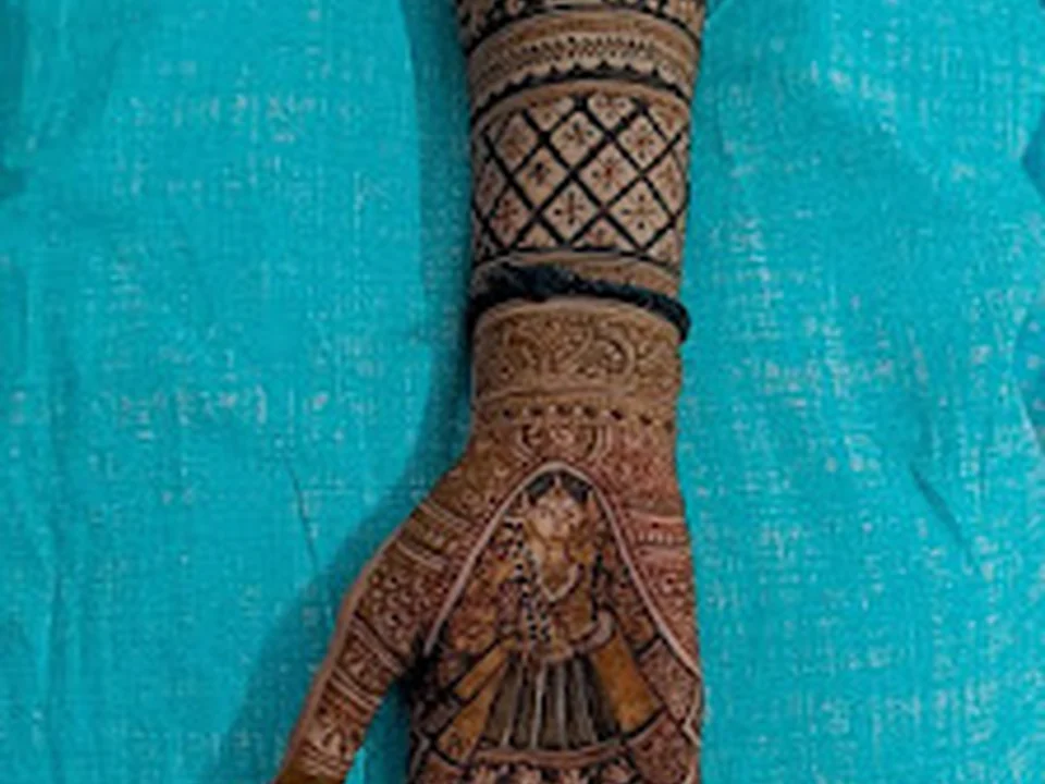 kulsum mehandi