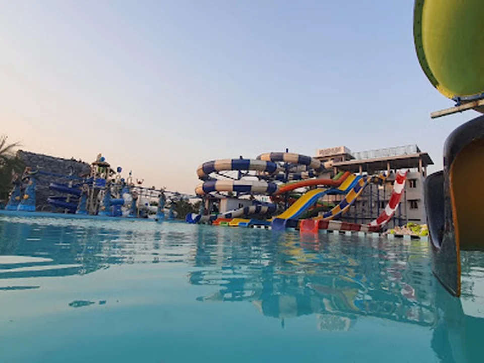 Magnum waterpark & resort