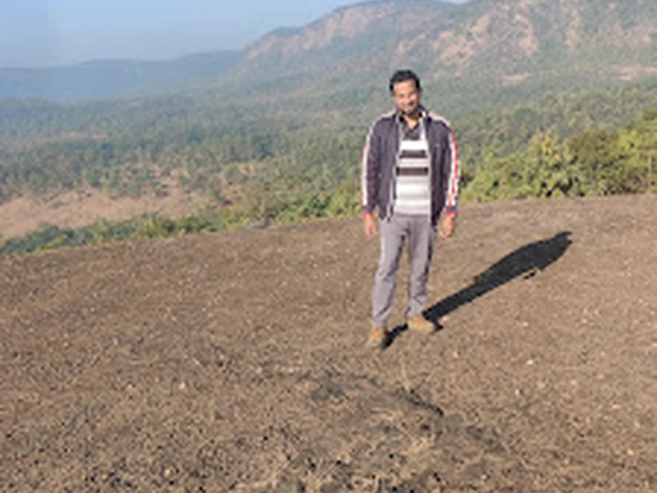 Naan Khatai Hill