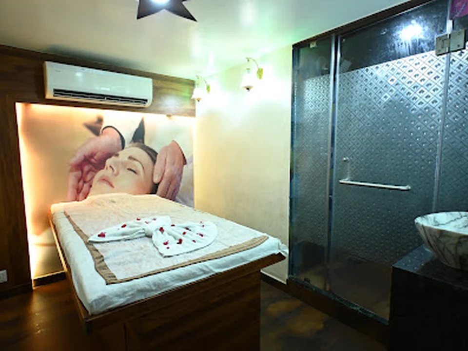 Oceanic Spa In Vashi