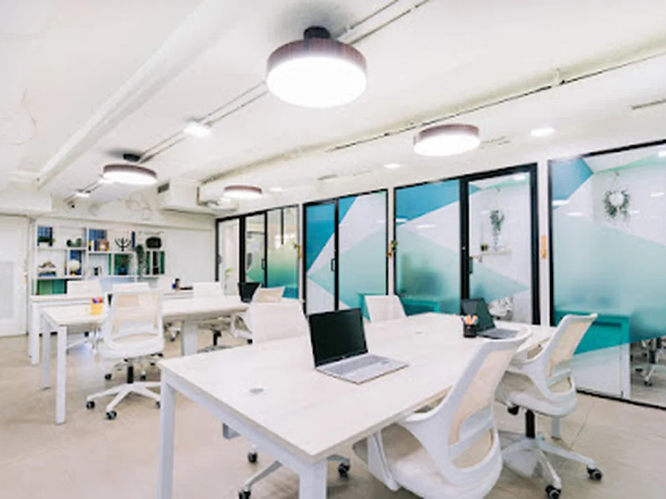 Plug N Work | Co-Working Space in Vile Parle West