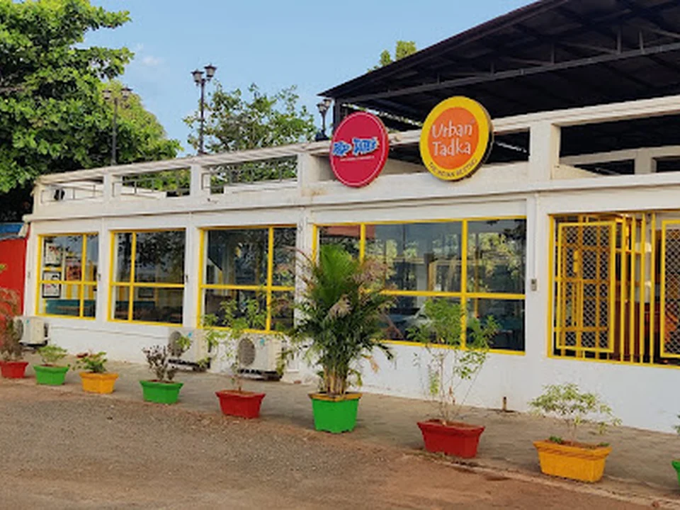 Pop Tate's Mumbai-Nashik Highway