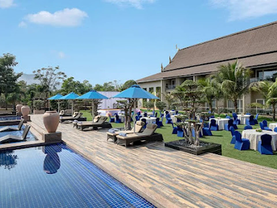 Radisson Blu Plaza Resort & Convention Centre, Karjat
