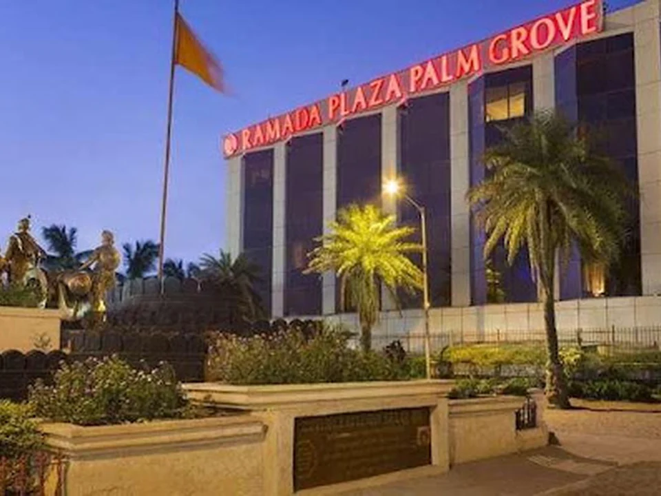Ramada Plaza by Wyndham Palm Grove