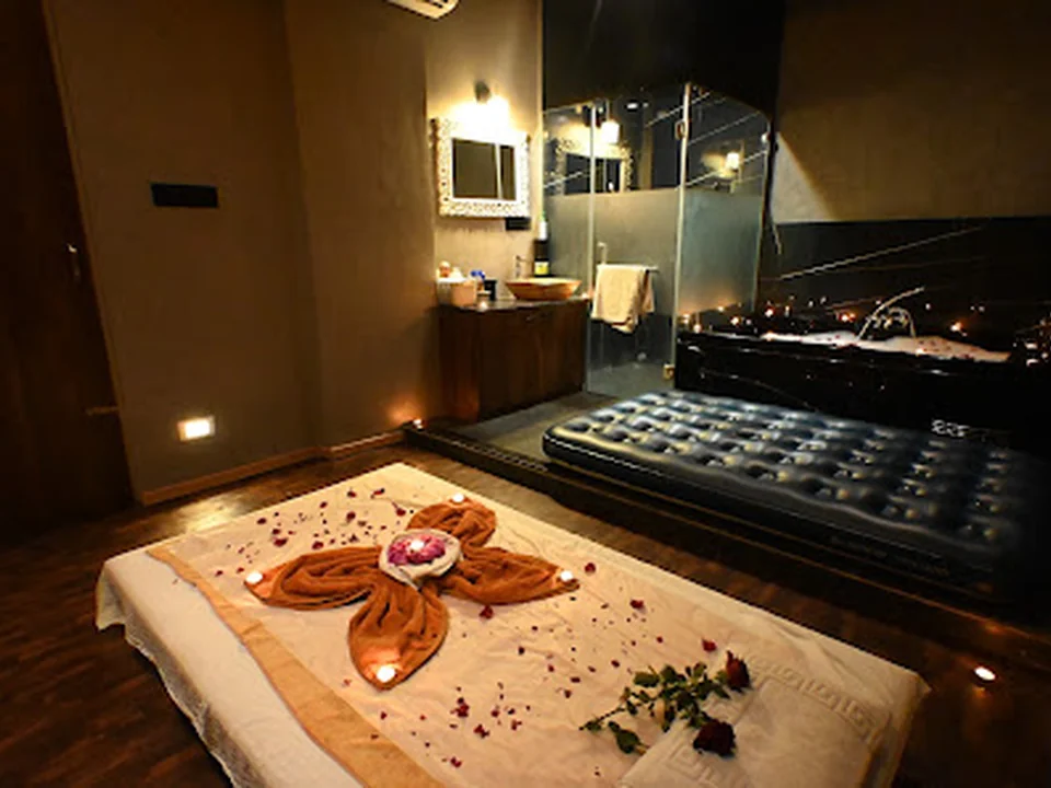 Royal Oak Spa Kharghar