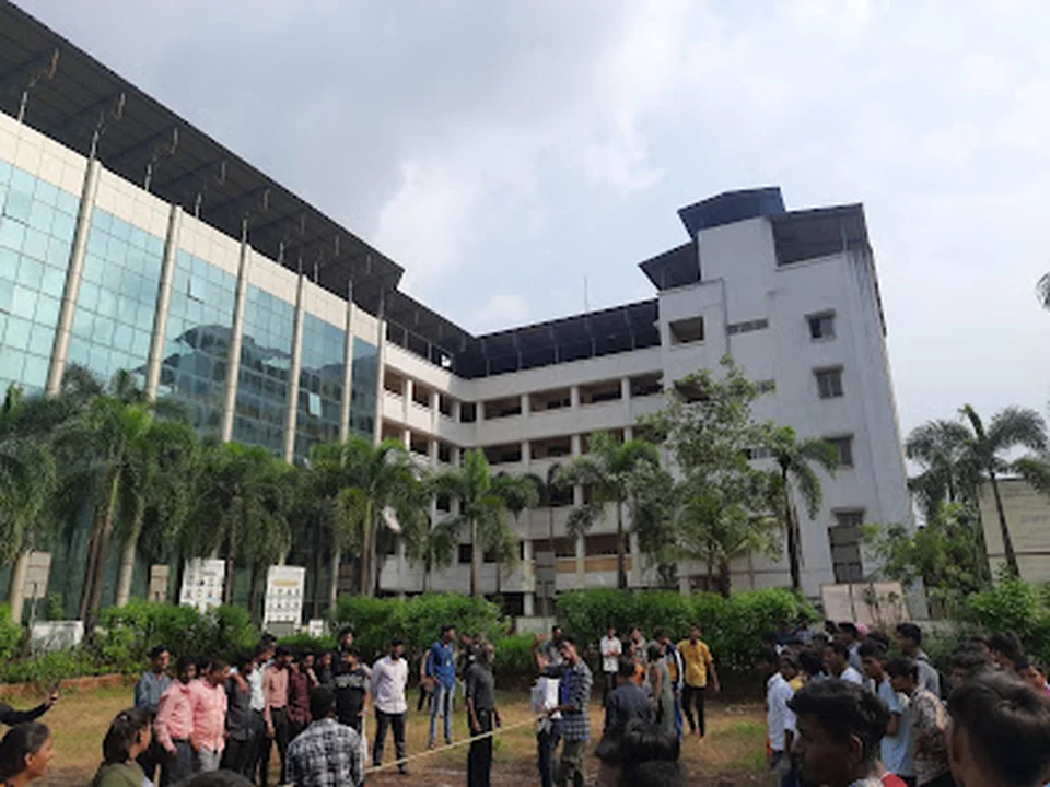 Saket College of Arts, Science & Commerce