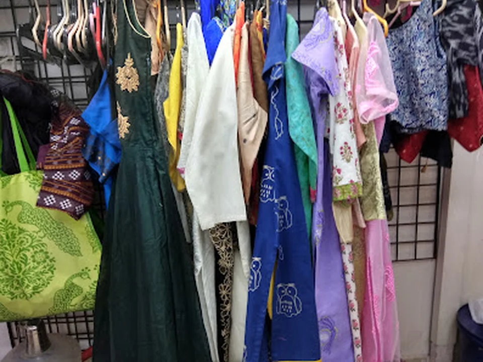 Sarah's Boutique Specialist In Designer Ladies Suit And Blouse