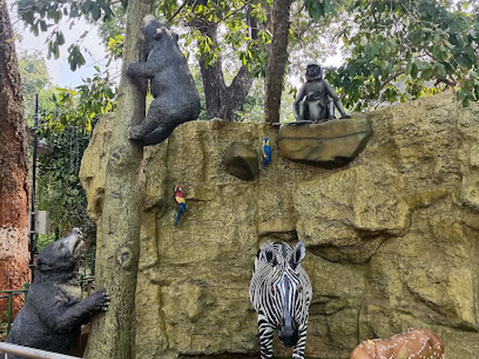 Selfie point (with animals)