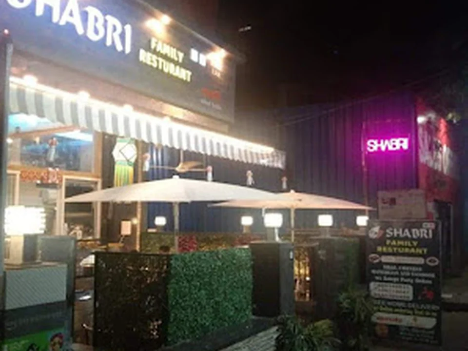 Foto de SHABRI FAMILY RESTAURANT (louiswadi ,Thane, Next to RTO office)