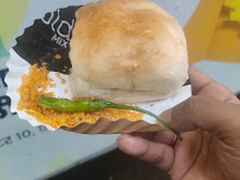 Shivkanya Wadapav Center