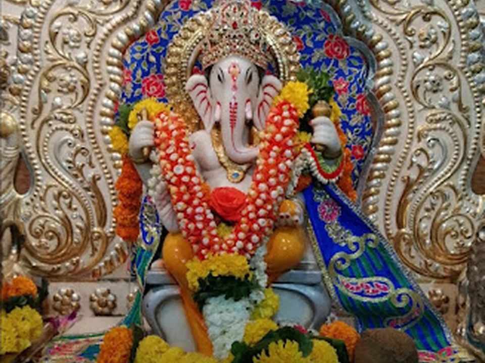 Shree SiddhiVinayak Ganesh Mandir Ghatkopar