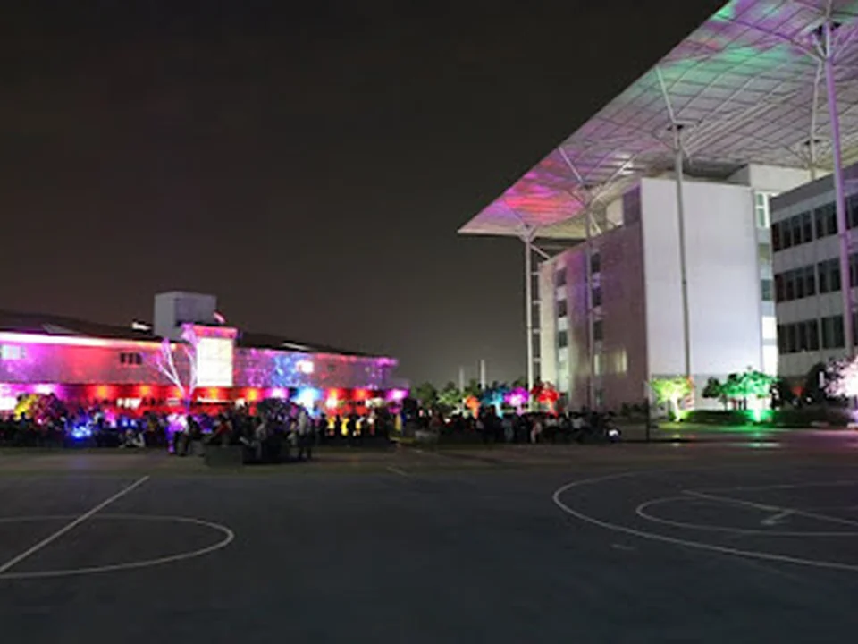 SRM University (B.Tech) Engineering Admission Office