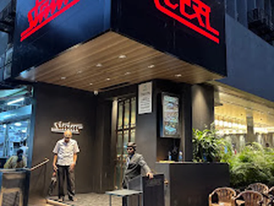 Status Restaurant