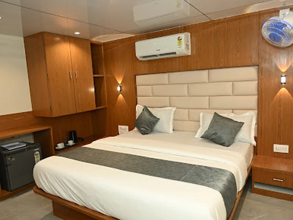 SUCHIETA INN HOTEL MUMBAI