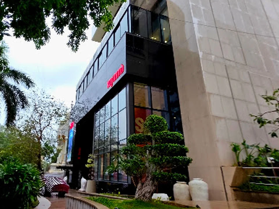 The Raymond shop