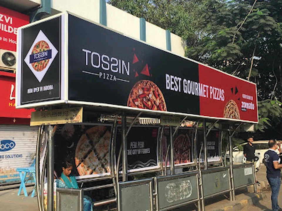 Tossin Pizza Hill Road Bandra | Best Pizza in Mumbai
