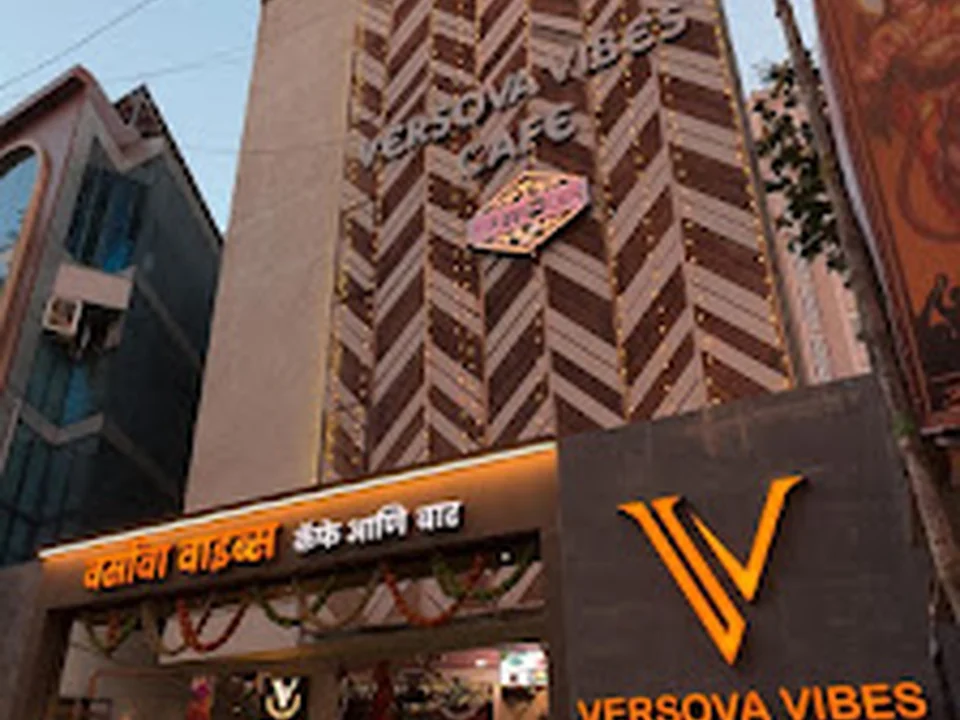 Versova Vibes Cafe & Bar