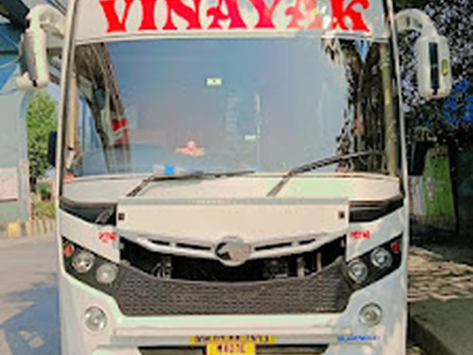 Foto de Vinayak Travels-Ac Bus on Hire in Dadar-Ac Bus on Rent in Dadar-Tempo Traveller on Rent in Dadar-Car on Hire in Dadar