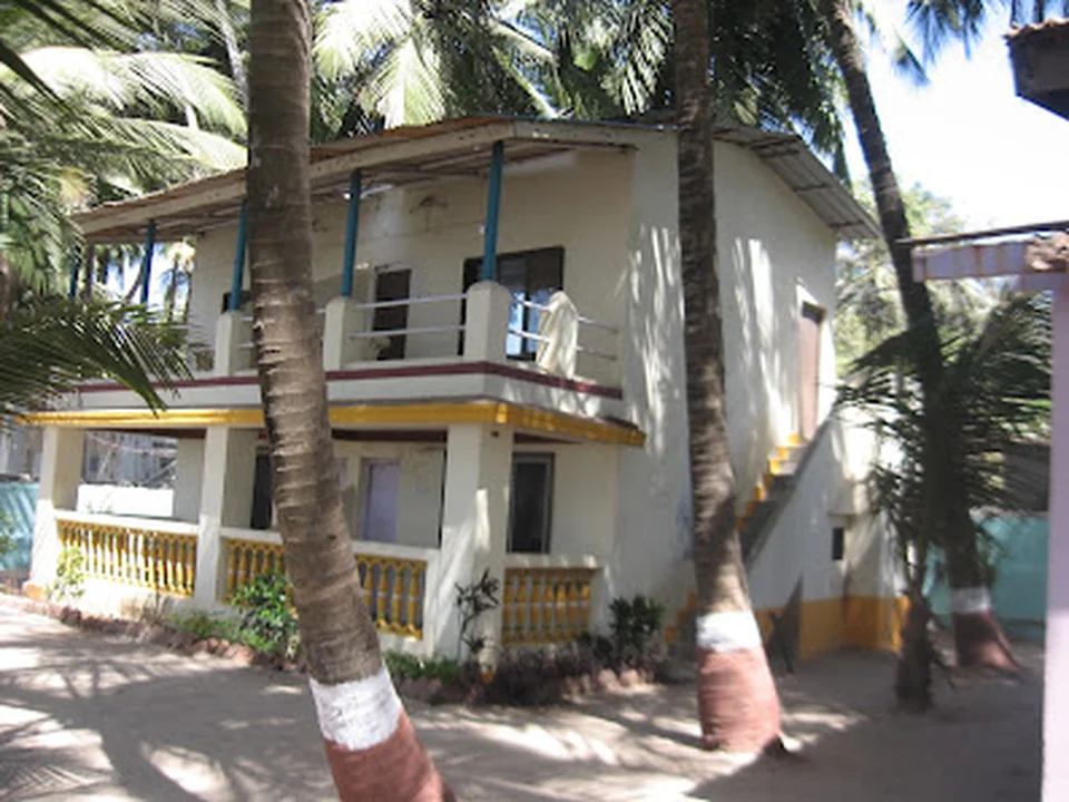 Whispering Palms Holiday