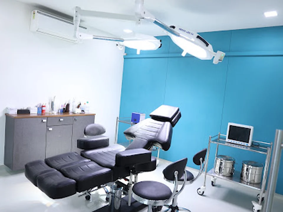ADON TRICHOLOGY CLINIC, Mumbai