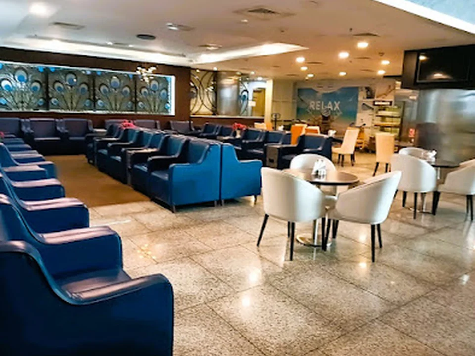 Aviserv Lounge, Mumbai