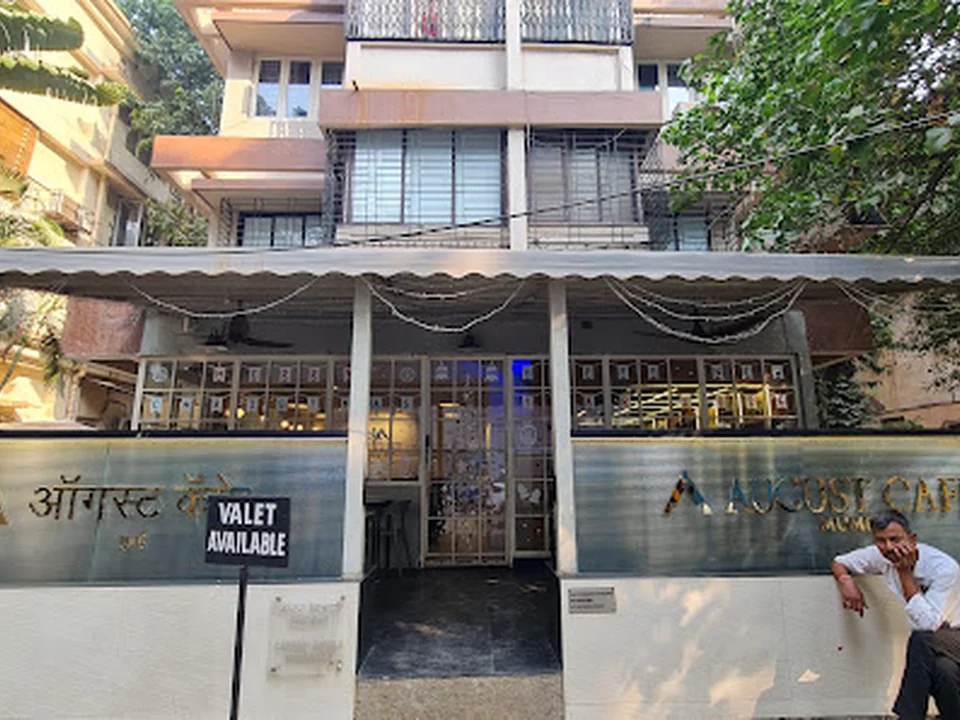 August Cafe Khar, Mumbai