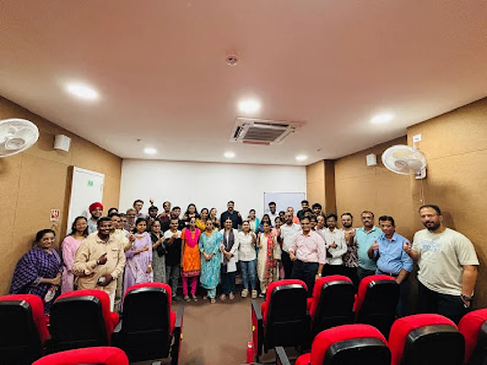 Deepak Badade Training Academy Share Market Institute, Mumbai